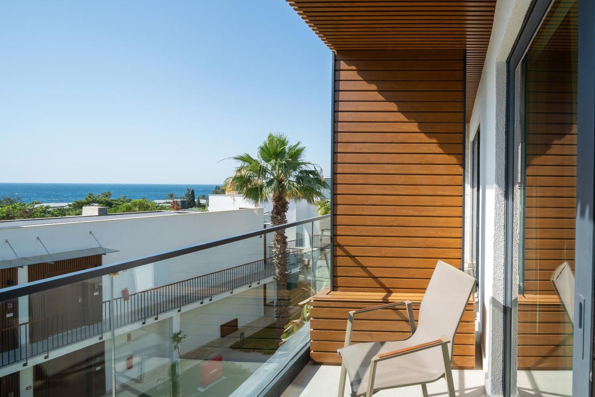 The Norm Collection Door'a Bodrum Отель