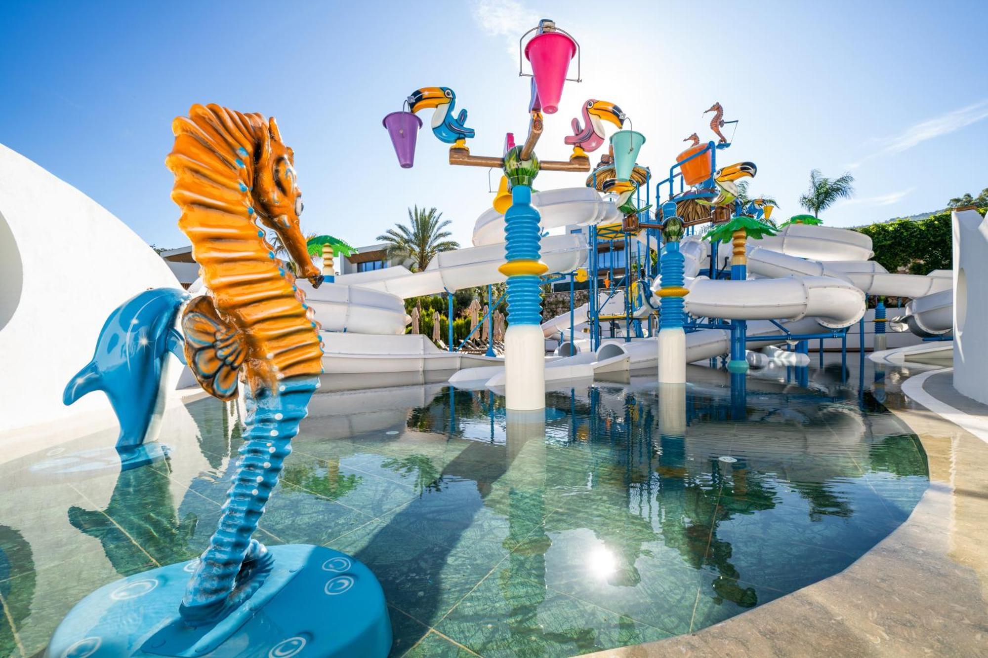 The Norm Collection Door'a Bodrum Otel